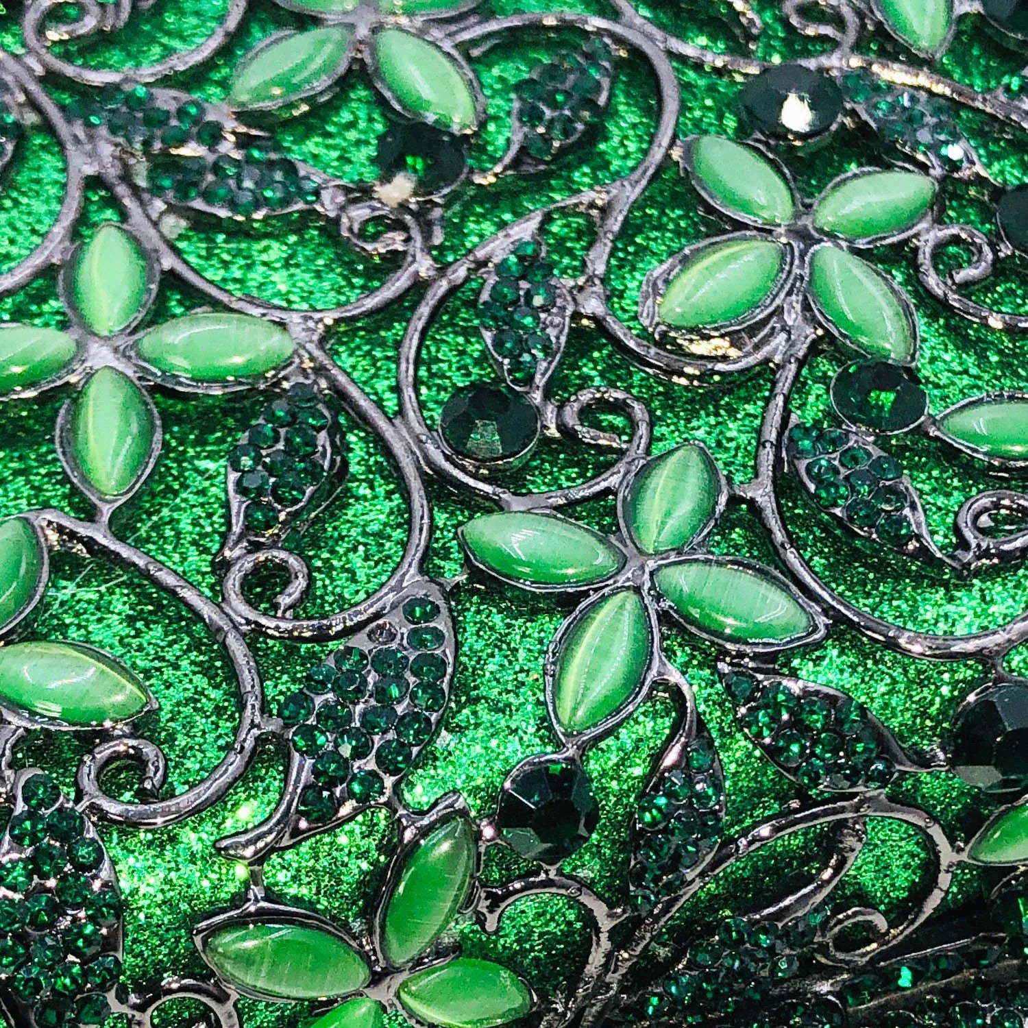 Women’s Hard Crystal Flower Minaudière  Rhinestone Clutch